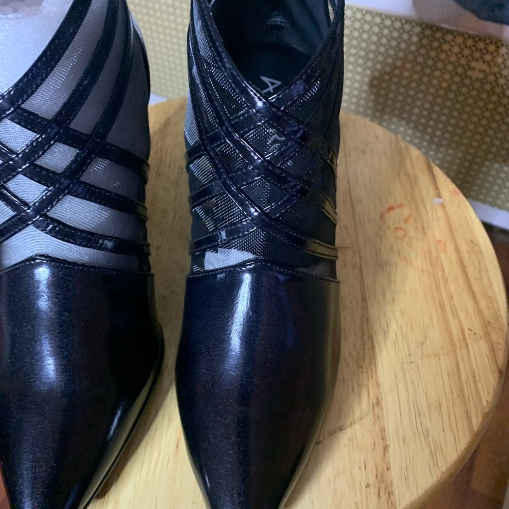 Shoes - Picture 5 of 5